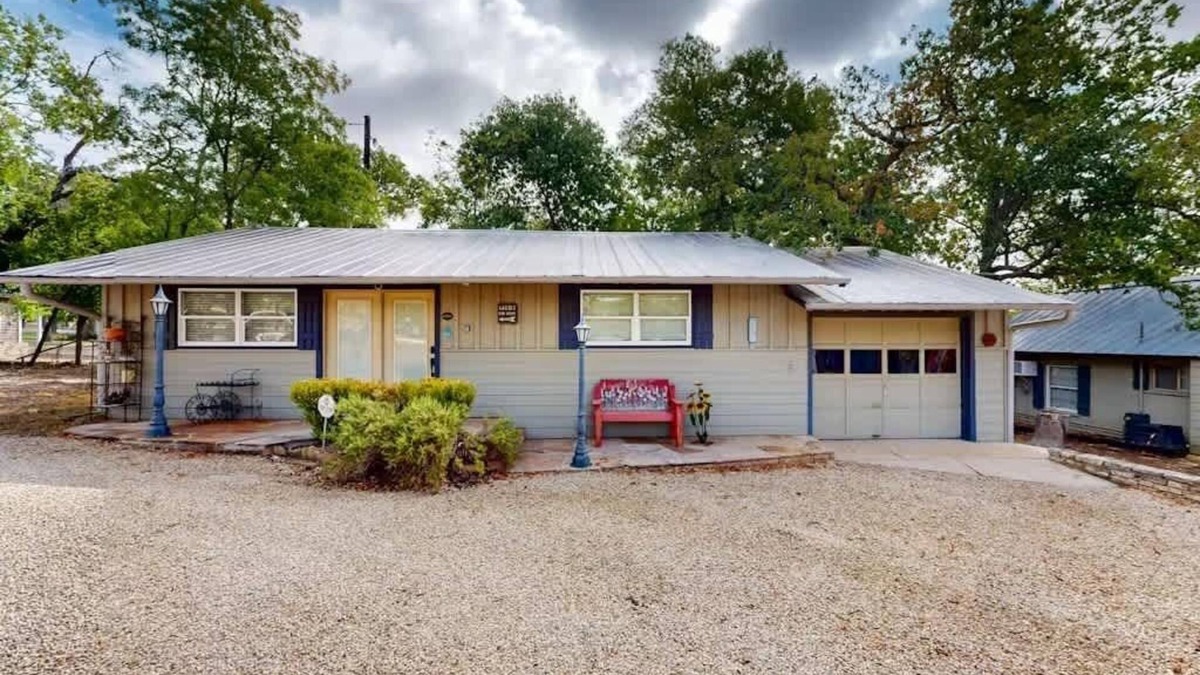 Ingram House | Combined Cabin Escape w BBQ, Fire Pit