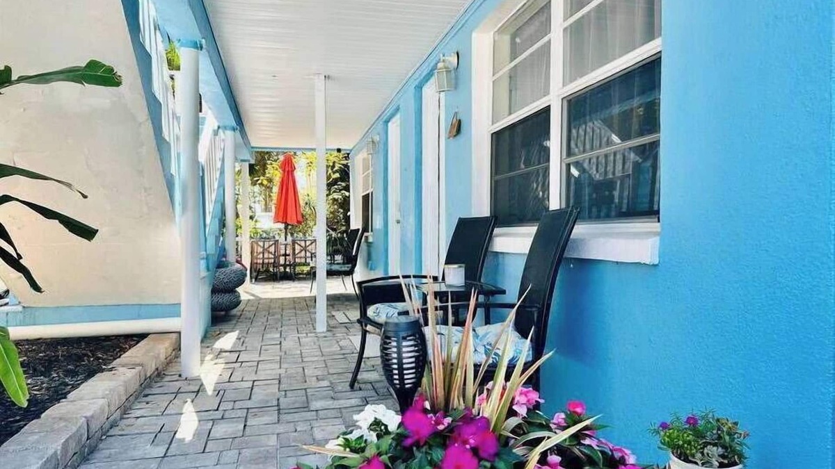 Indian Rocks Beach Villa | Come and enjoy Beachside villa suite #2 Steps from BEACH