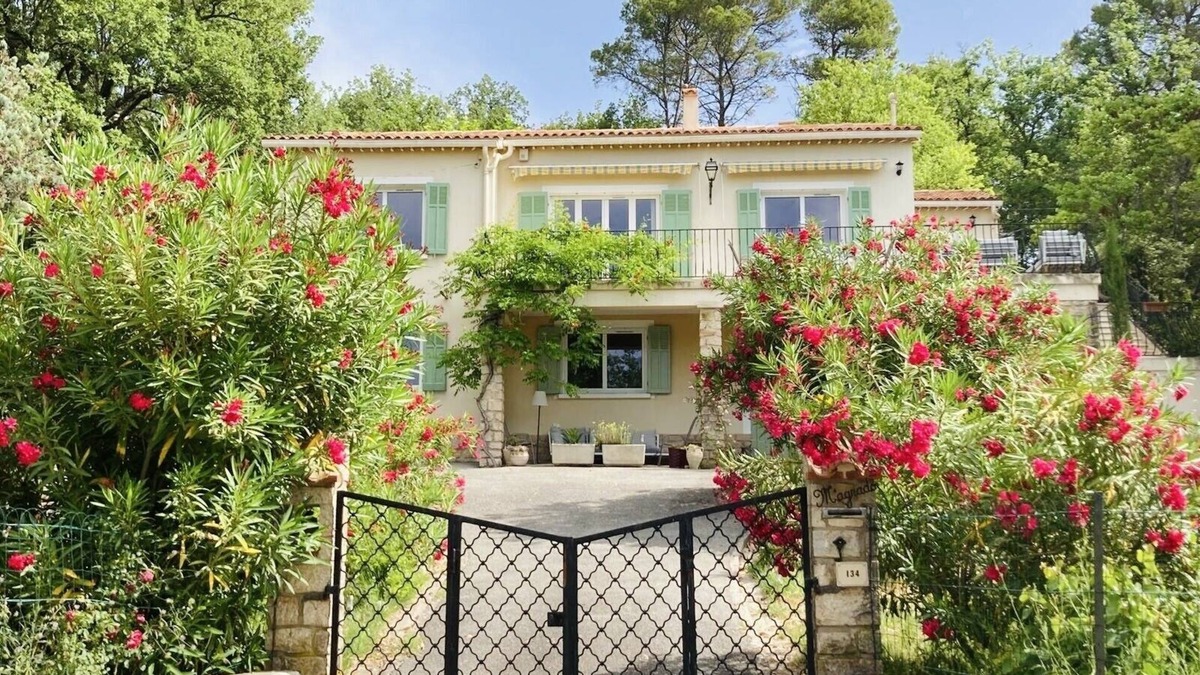 Entrecasteaux Villa | Come and enjoy a unique experience in the heart of Provence Verte!