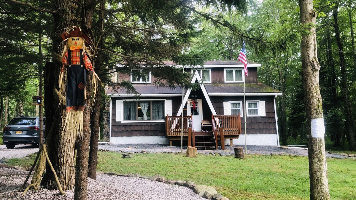 Pocono Lake Ski Chalet | Come and enjoy the Breath taking Vacation cabin at Pocono , PA