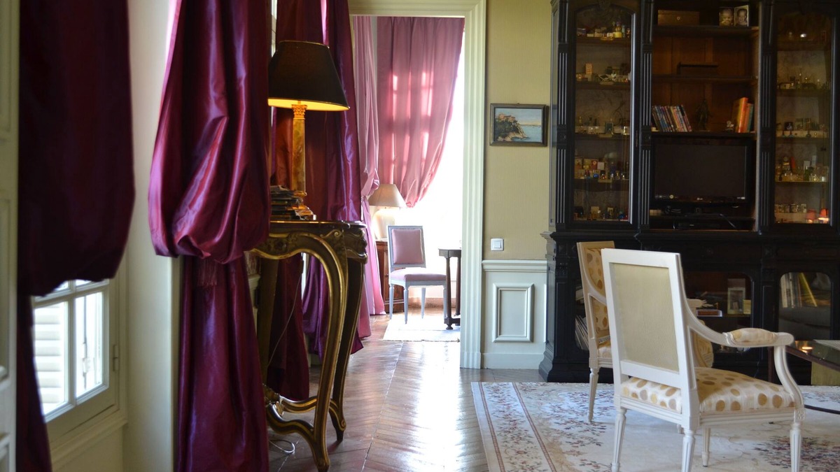 Monts Apartment | Come and experience the Unique and the Wonderful at the Château du Breuil.