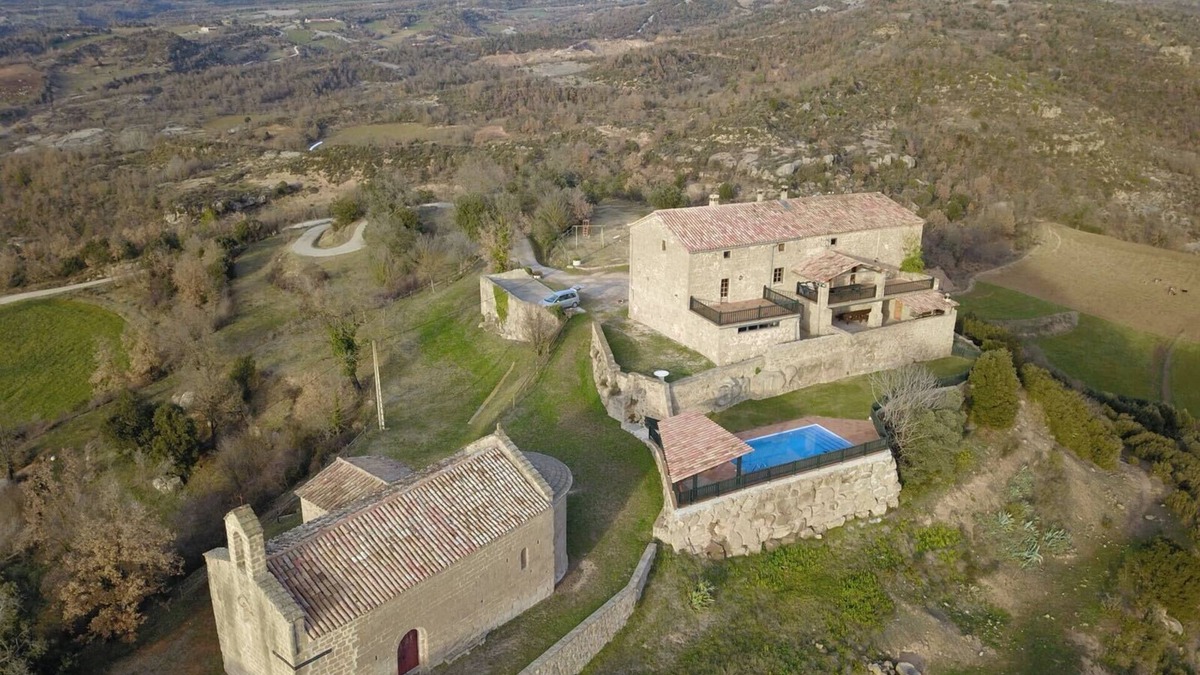 Sagas Cottage | Come and live a unique experience in the middle of nature in La Sala de Biure.
