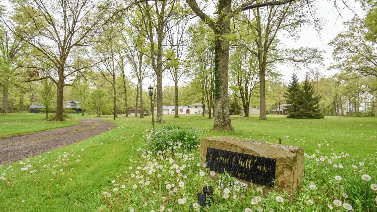 Ellsworth House | Come and unwind at our countryside villa!