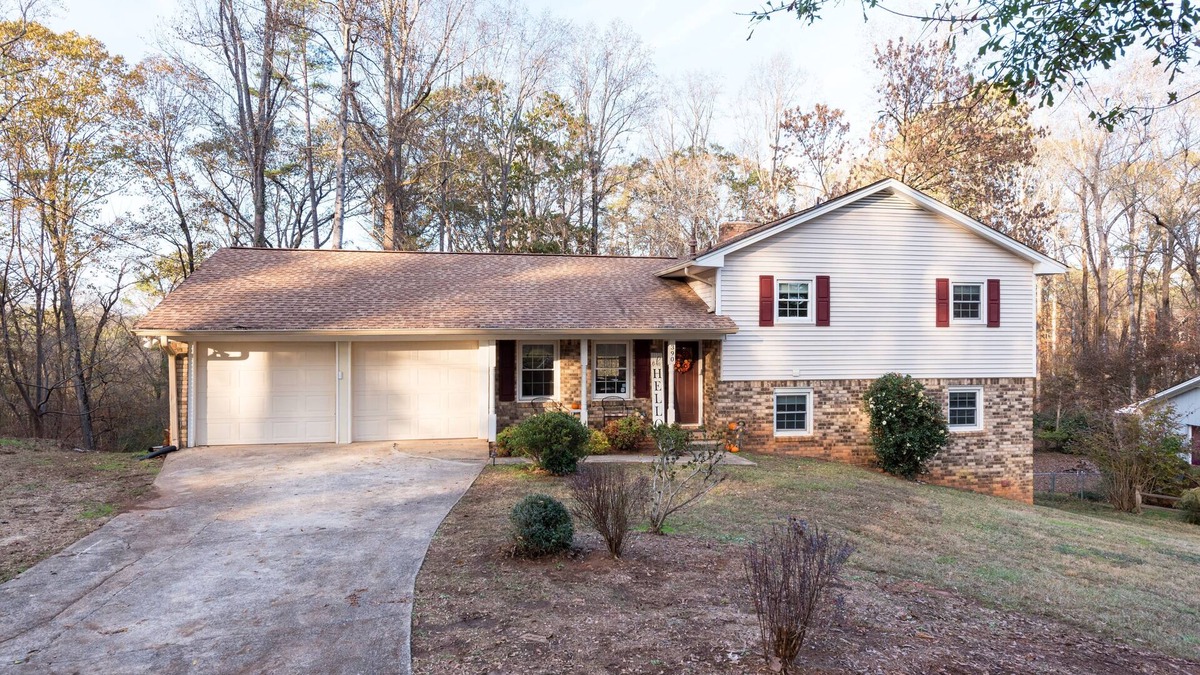 Athens House | Come Back to Nature - 15 min. Drive, or 7 Miles, to UGA!