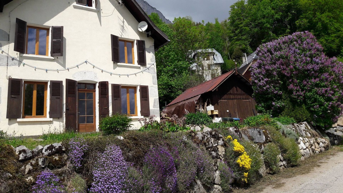 Toiny Cottage | Come breathe the air of the chartreuse