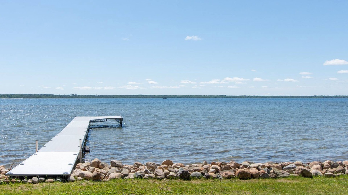 Brainerd House | Come enjoy a nice relaxing week in Brainerd MN on North Long Lake.