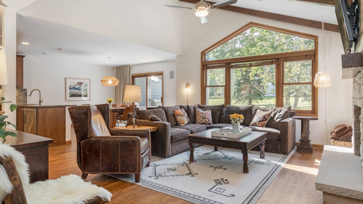 Eagle-Vail House | Come Enjoy Our 3000 Sq Ft Home & Built-In Hot Tub - Gather Up Your Family and Friends!