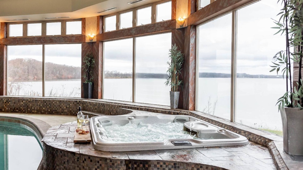 Earlville Villa | Come enjoy our luxurious 10,000 sq