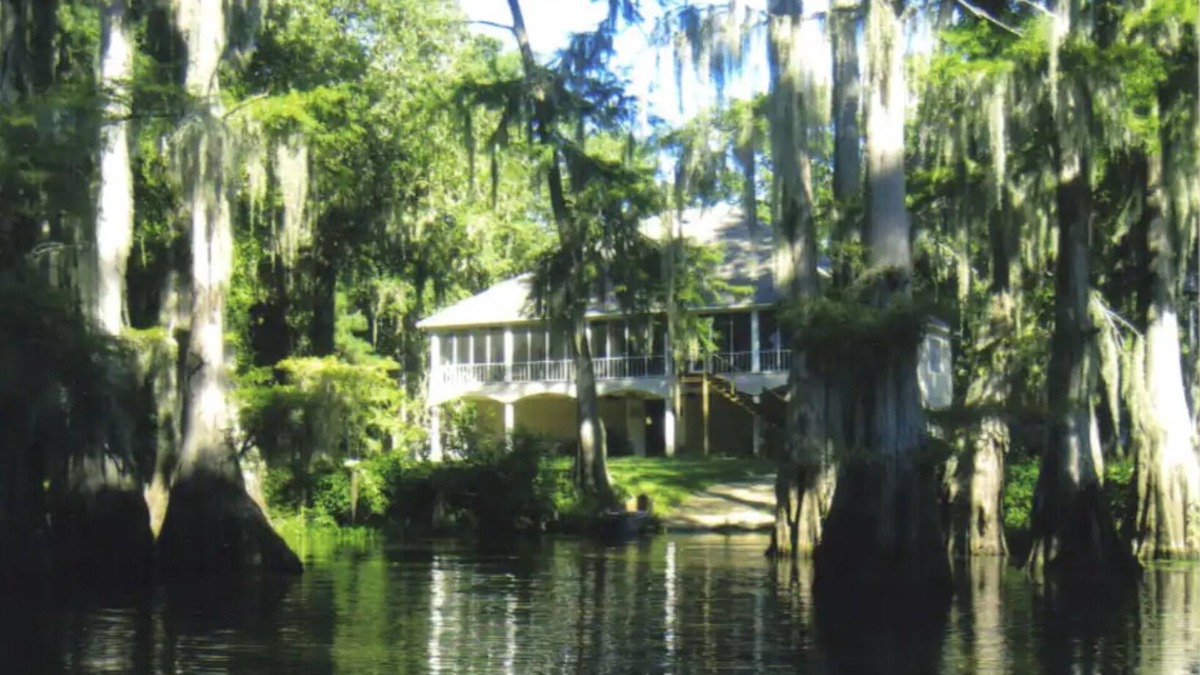 Karnack House | Come enjoy the best that Caddo Lake has to offer!