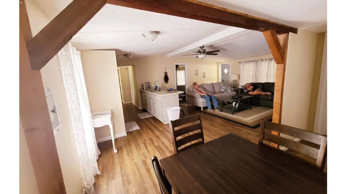 Townsend House | Come & enjoy the Bluff life!