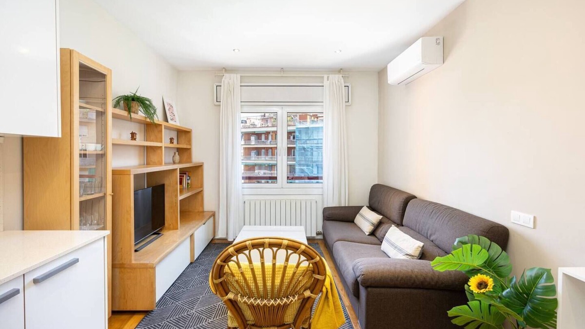 La Maternitat i Sant Ramon Apartment | Come enjoy the real Barcelona experience!