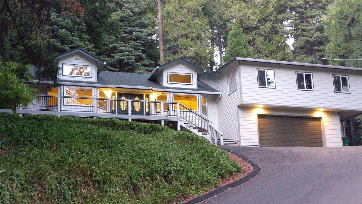 Pollock Pines House | Come Escape! mountains, lakes, rivers, Apple Hill, wine, snow, ski, hike, relax!