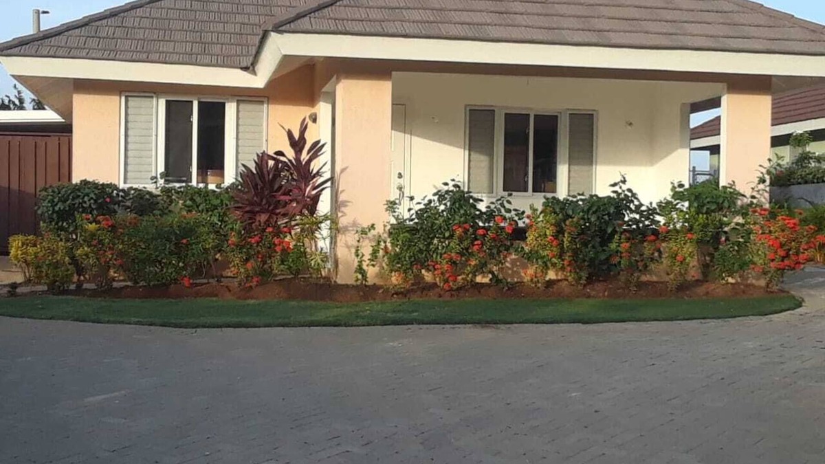 St. Ann's Bay House | COME EXPERIENCE A PIECE OF PARADISE.