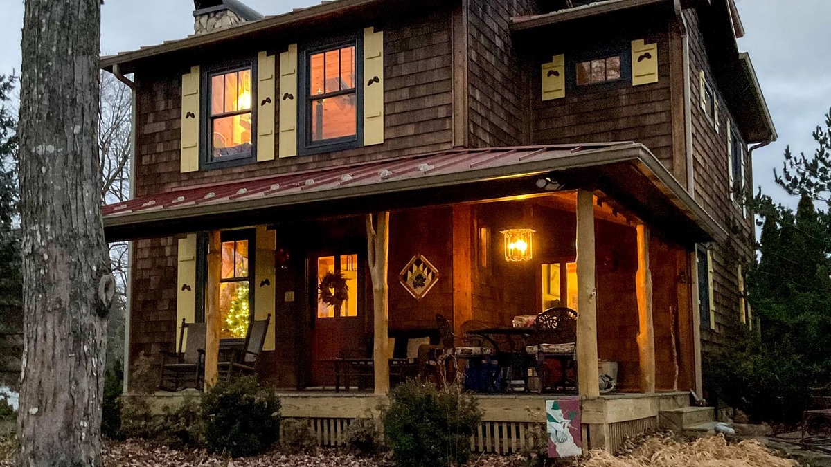 Grassy Creek Cottage | Come experience absolute tranquility. without roughing it!
