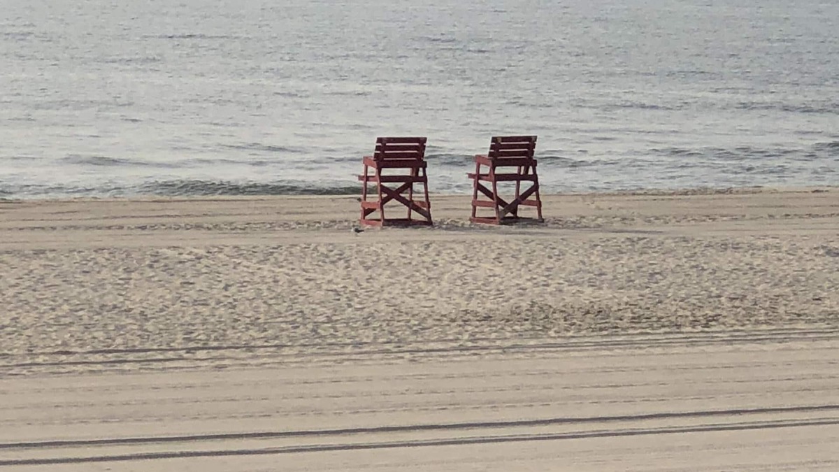 Ship Bottom House | Come experience coastal bliss, your beach vacation awaits! SPECIAL OFFER.nnnn