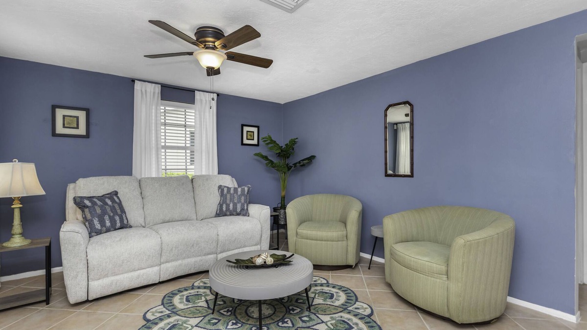 Tarpon Springs House | Come explore beautiful, historic Tarpon Springs on the sunny Florida Gulf Coast!
