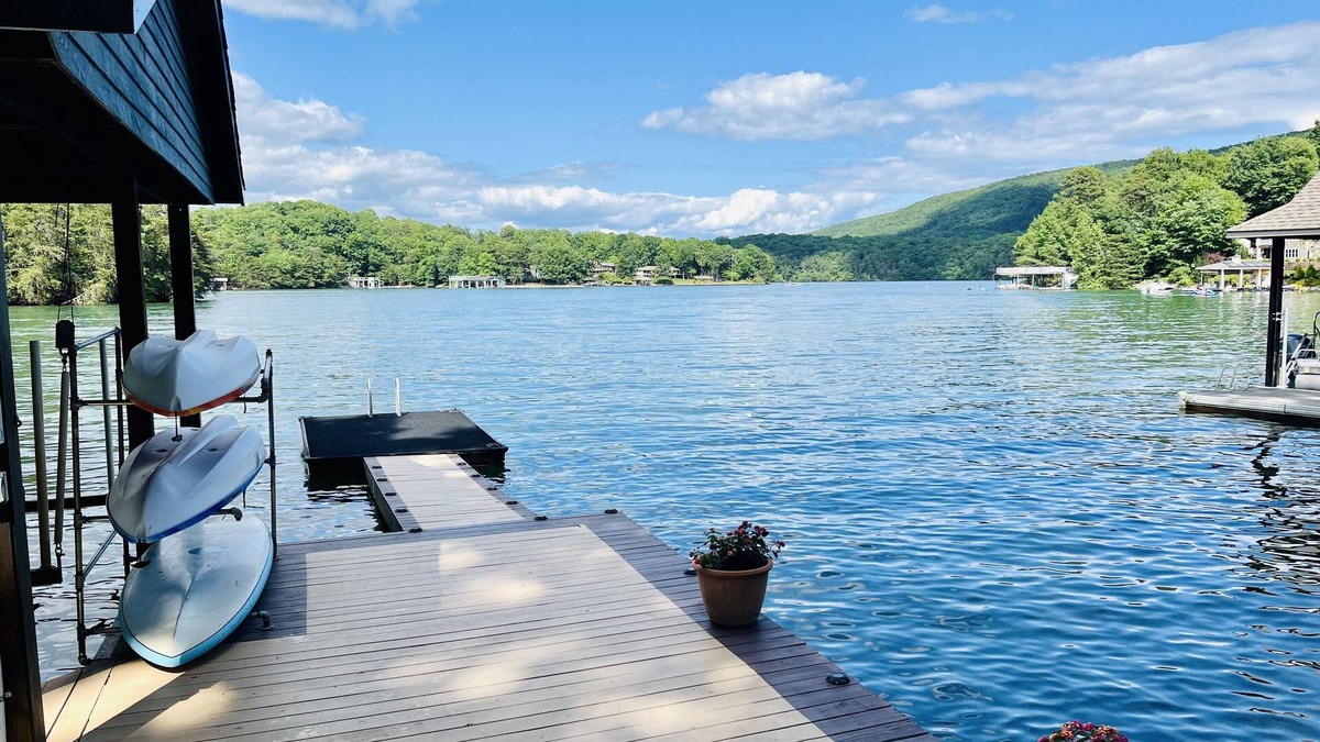 Smith Mountain Lake House | Come hideaway at the the Blue Heron Hideaway with beautiful wide lake views.