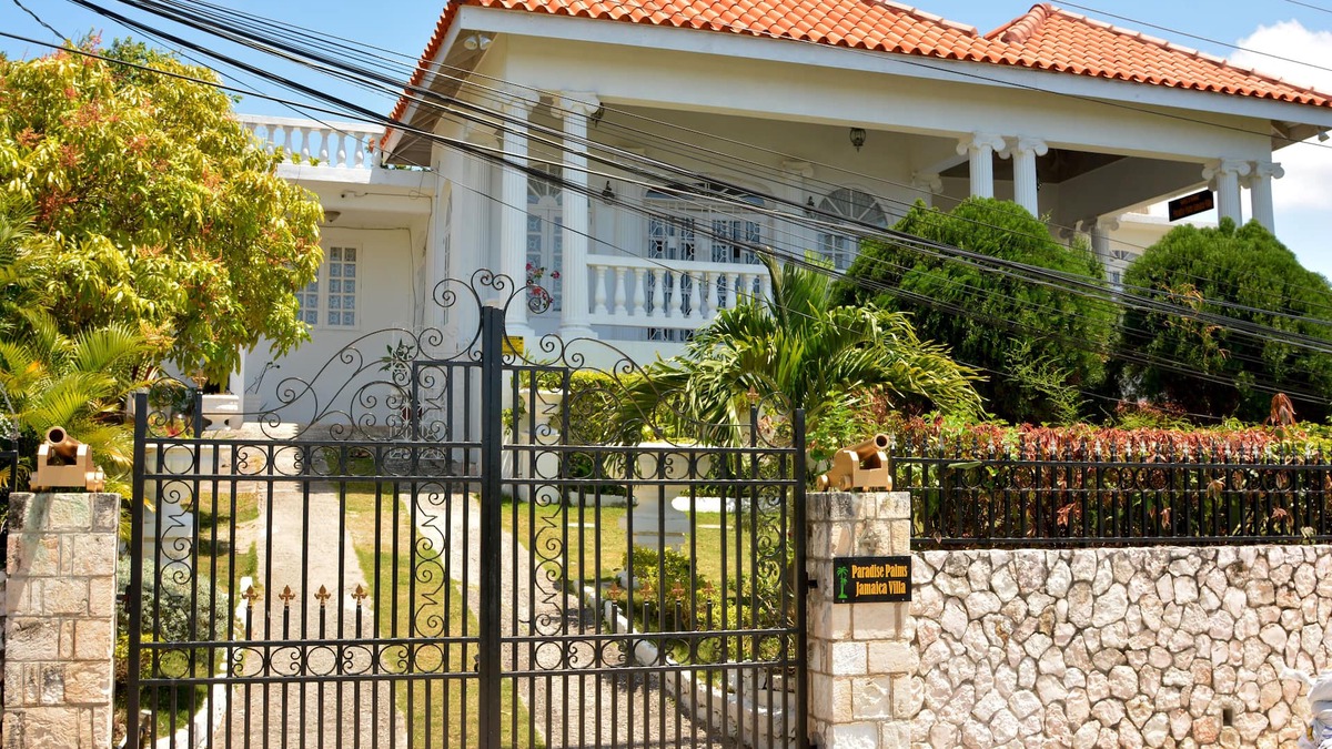 Paradise Acres Villa | Come relax and unwind and enjoy a piece of Paradise in montego Bay Jamaica