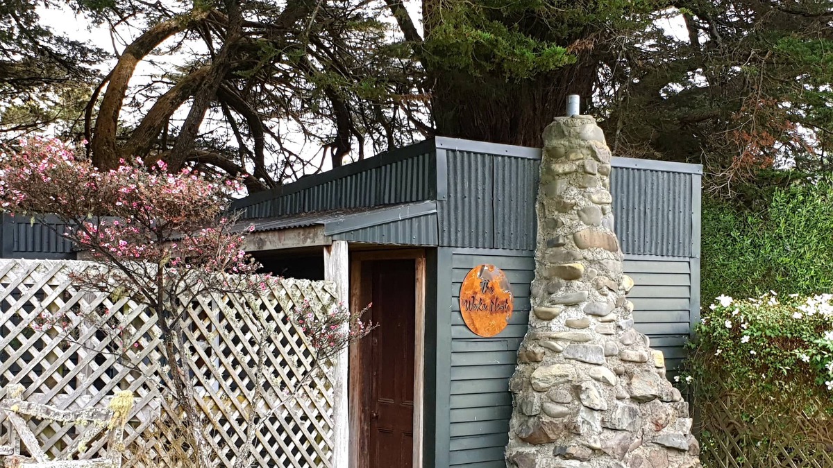 Motu Cabin | Come relax and unwind at The Weka Nest