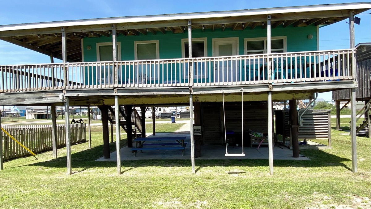 Surfside Beach House | Come relax by beach, cozy cottage close to the beach & Jetty. Water views