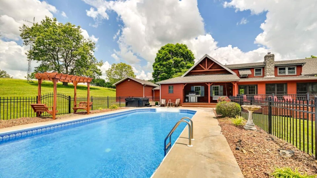 Campbellsville Cabin | Come relax in a family friendly cabin w/great amenities and a lake nearby!