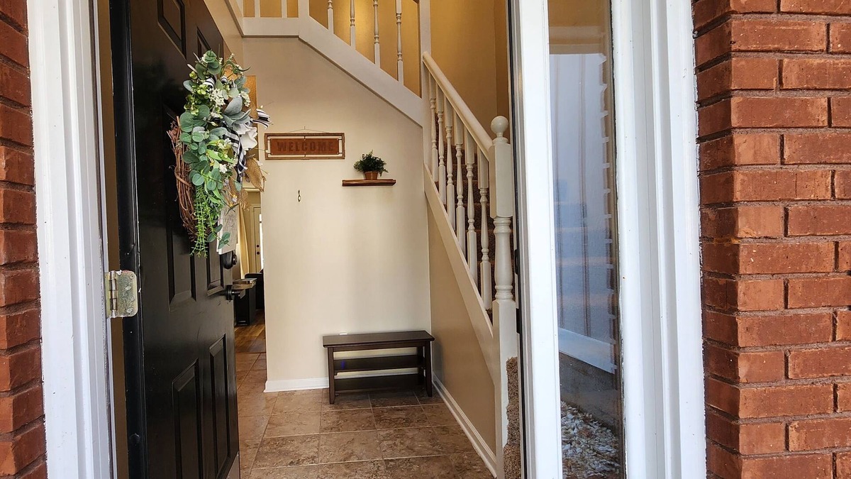 Enterprise House | Come Relax! New kitchen, appliances (including w/d!), two decks