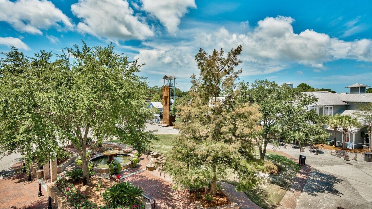 Baytowne Wharf Condo | Come See Baytowne Wharf The Heart of Sandestin! Restaurants,Shops,& Nightlife!