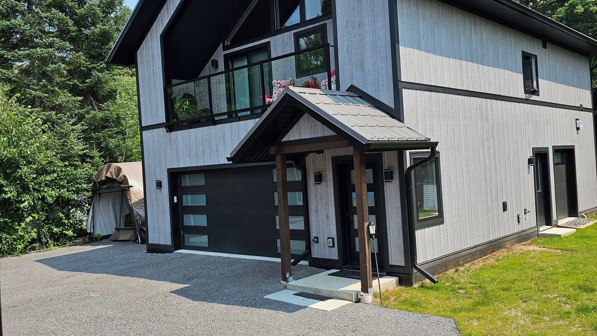 Utterson Apartment | Come See the Fall Colors n2 Bedroom Executive Apartment in Utterson