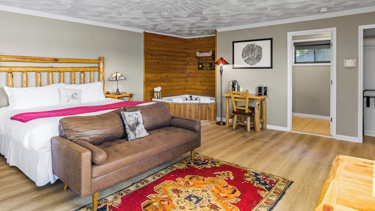 Eagle Bay Condo | Come stay at Great Pines for amazing views!