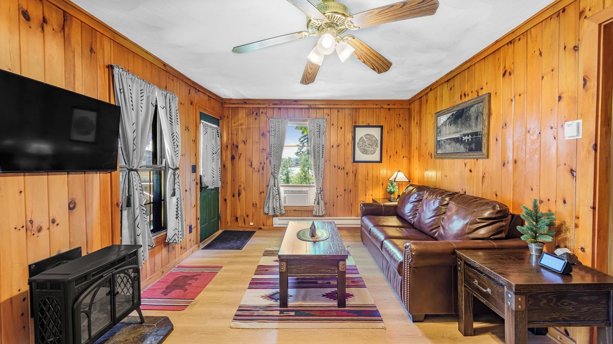 Eagle Bay Condo | Come stay at Great Pines for amazing views!