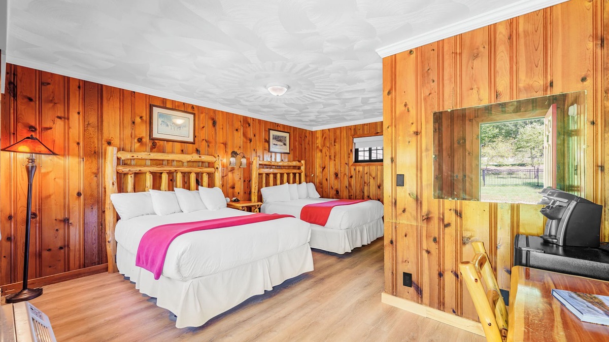 Eagle Bay Condo | Come stay at Great Pines for amazing views!