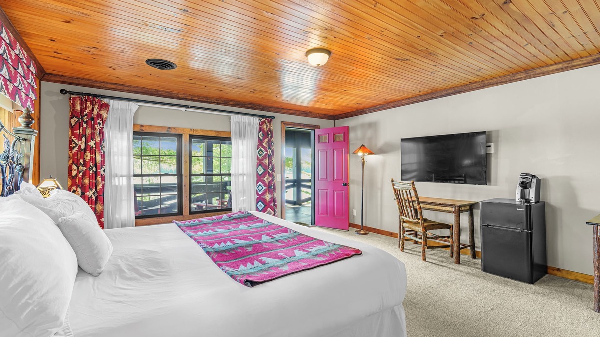 Eagle Bay Condo | Come stay at Great Pines for amazing views!