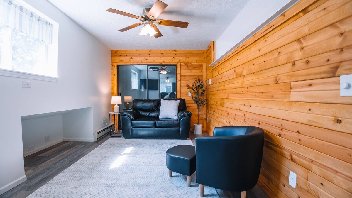 Alliance Apartment | Come stay at The Loft!
