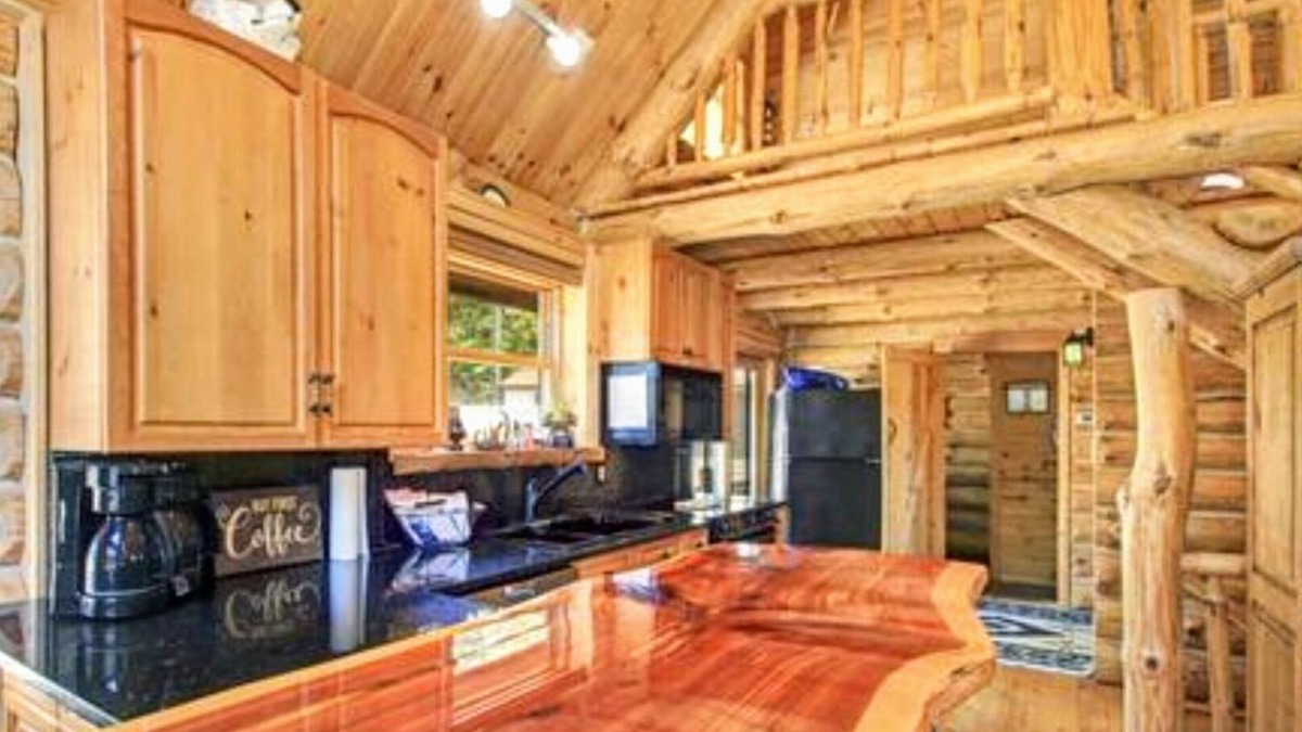 Mears Cabin | Come stay at White Birch Cabin