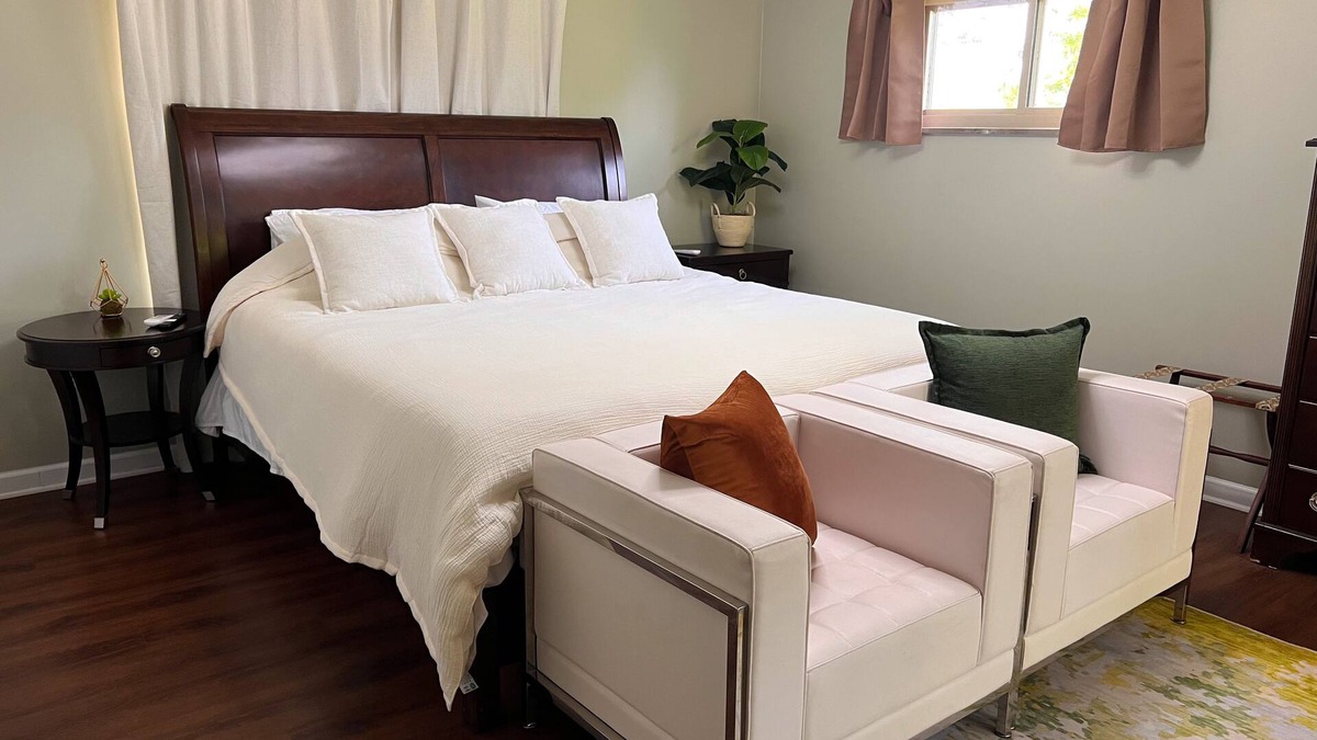 Mason House | Come stay in our spacious ranch home in Mason. Ten minutes from Kings Island.