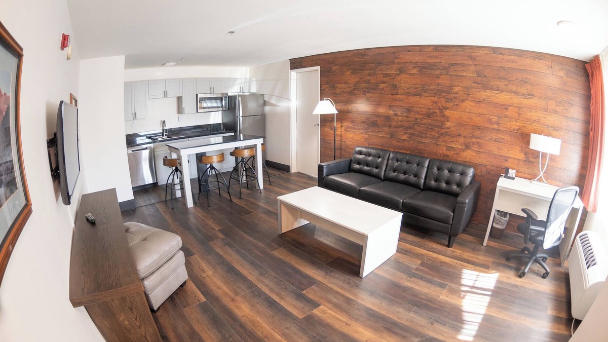 Minden Hotel | Come stay in this 1st floor 2 bedroom suite!