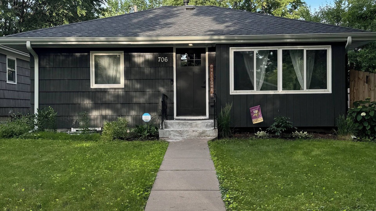 Harrison House | Come stay, relax and unwind at this centrally-located home in Willard Hay.