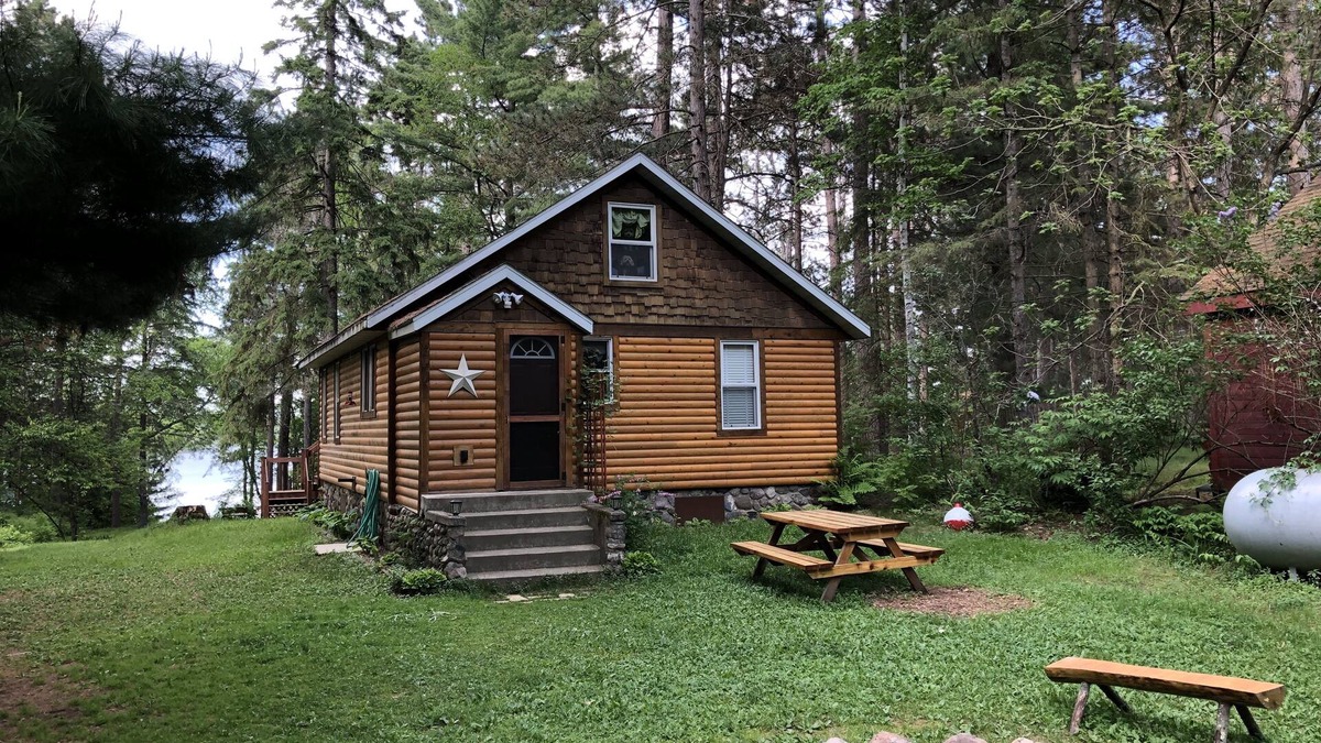 Brainerd Cabin | Come to the lake this season and make some memories and smores!