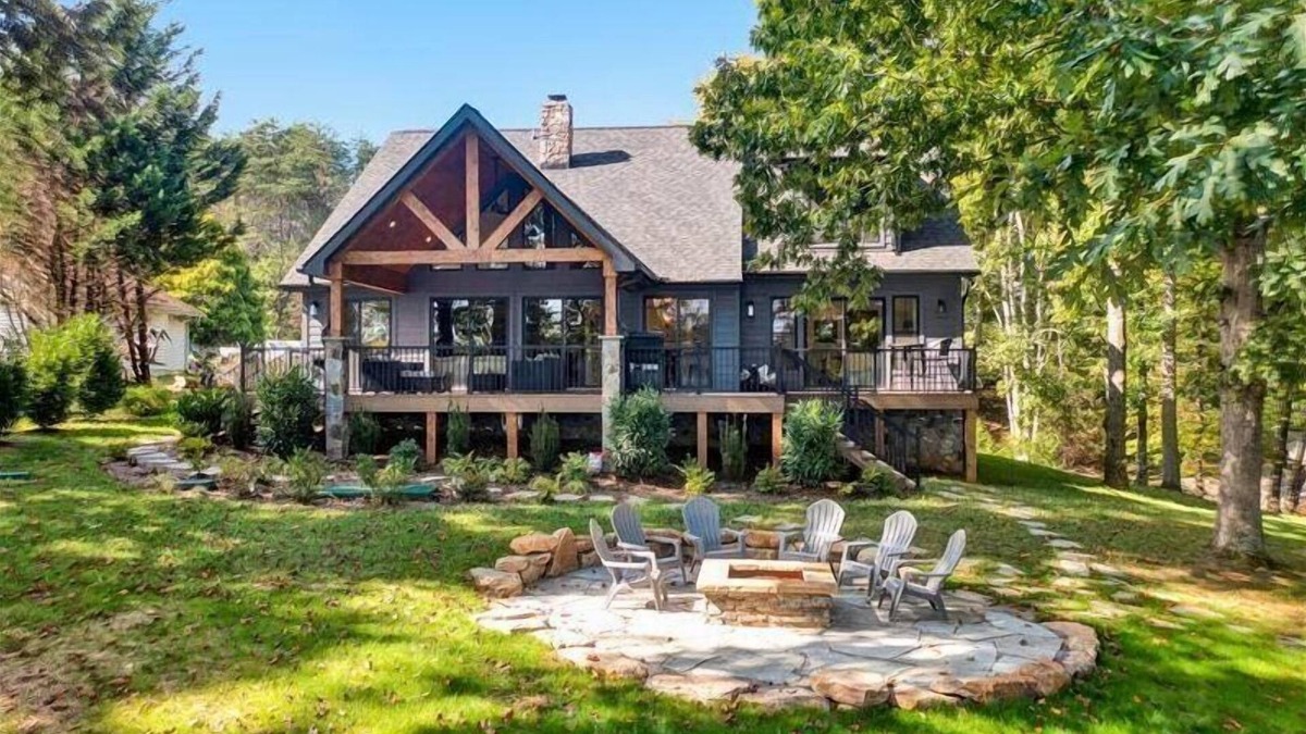 Huddleston House | Come Visit "Craddock Point"!