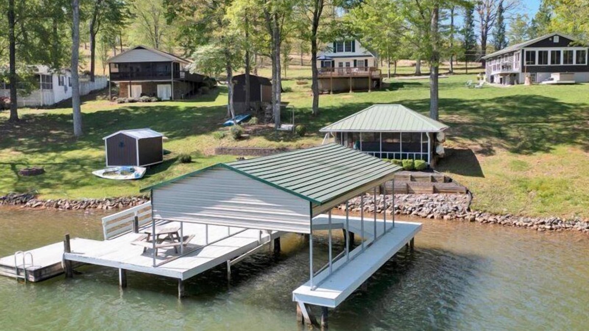 Huddleston House | Come Visit 'SML Getaway'! Pet Friendly!