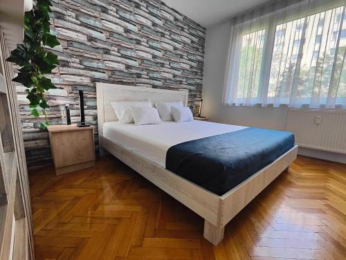 Hamor Apartment | Comfort 14 - Stylish City Apartment Netflix, Wi-Fi & Parking