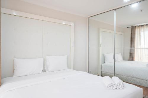Chinatown Apartment | Comfort 2BR at Green Central City Glodok Apartment By Travelio
