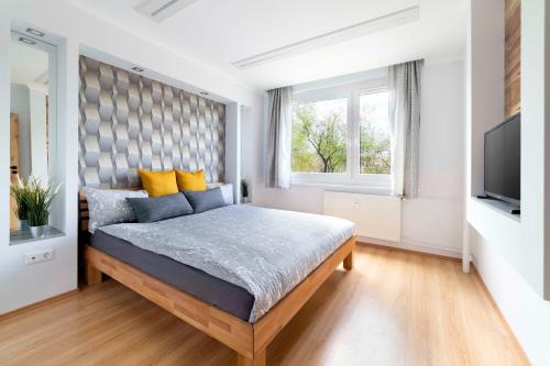 Hamor Apartment | Comfort 66 - Real-Life 3-Room Family Stay with 4 Beds
