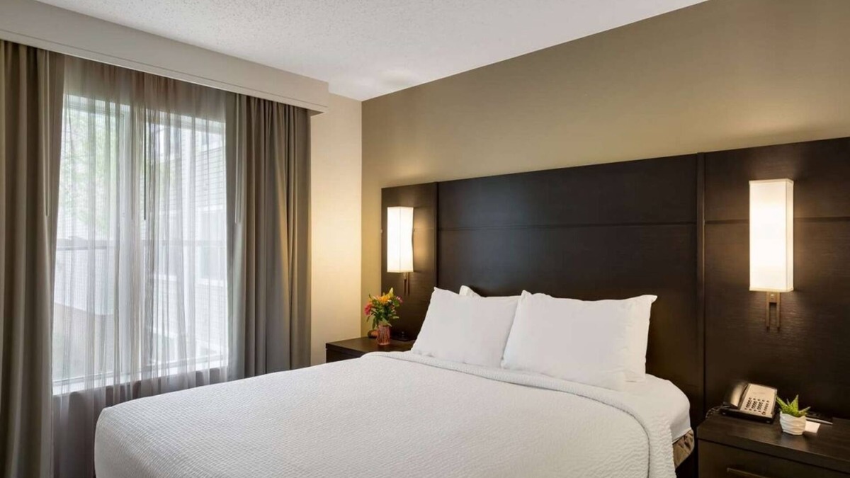 Mount Tabor Apartment | Comfort and Relaxation! 2BR Suites With Kitchen, Free Breakfast, Bring Your Pets