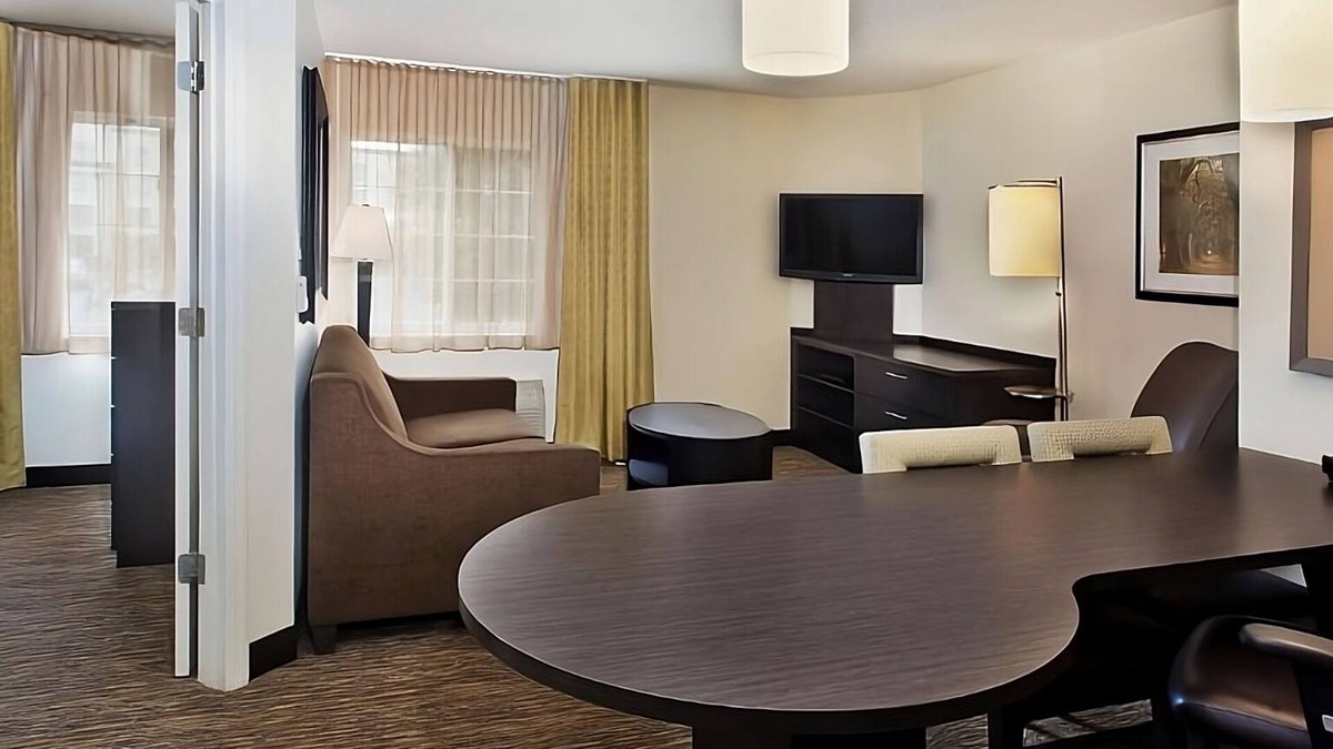 Somerset Hotel | Comfort and Convenience! 2 Wonderful units w/Kitchen. Near Fort Worth Zoo