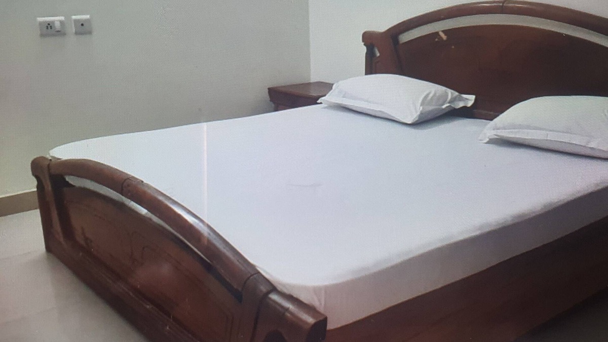 Varanasi Apartment | Comfort and cleanliness. Live pure n simple . Connected with high-speed B/band