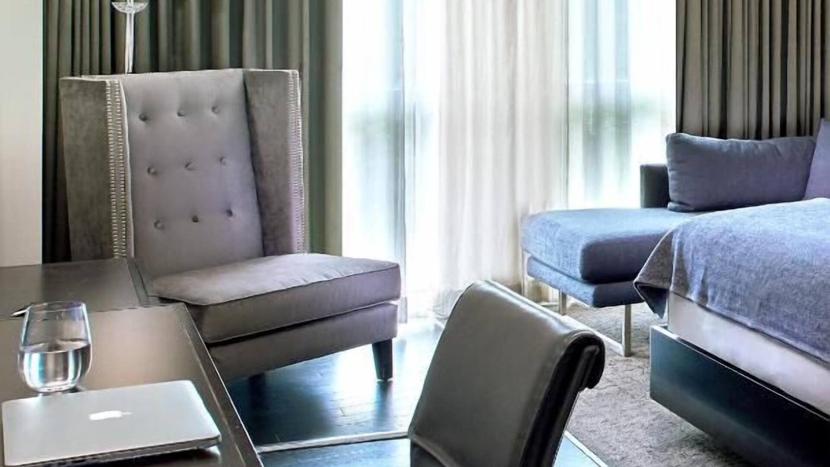 West Plaza Hotel | Comfort and Convenience! Onsite Pool, Pets Allowed, Near Fountain of Neptune