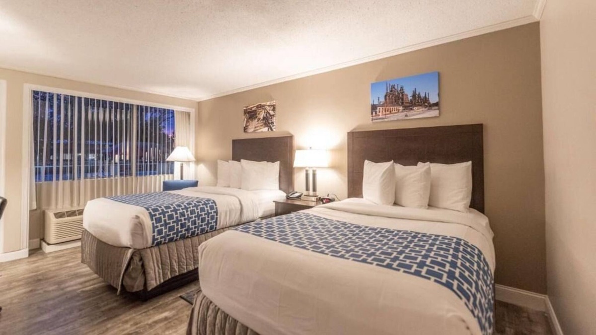 Bethlehem House | Comfort and Convenience! Onsite Pool, Free Breakfast, Parking!