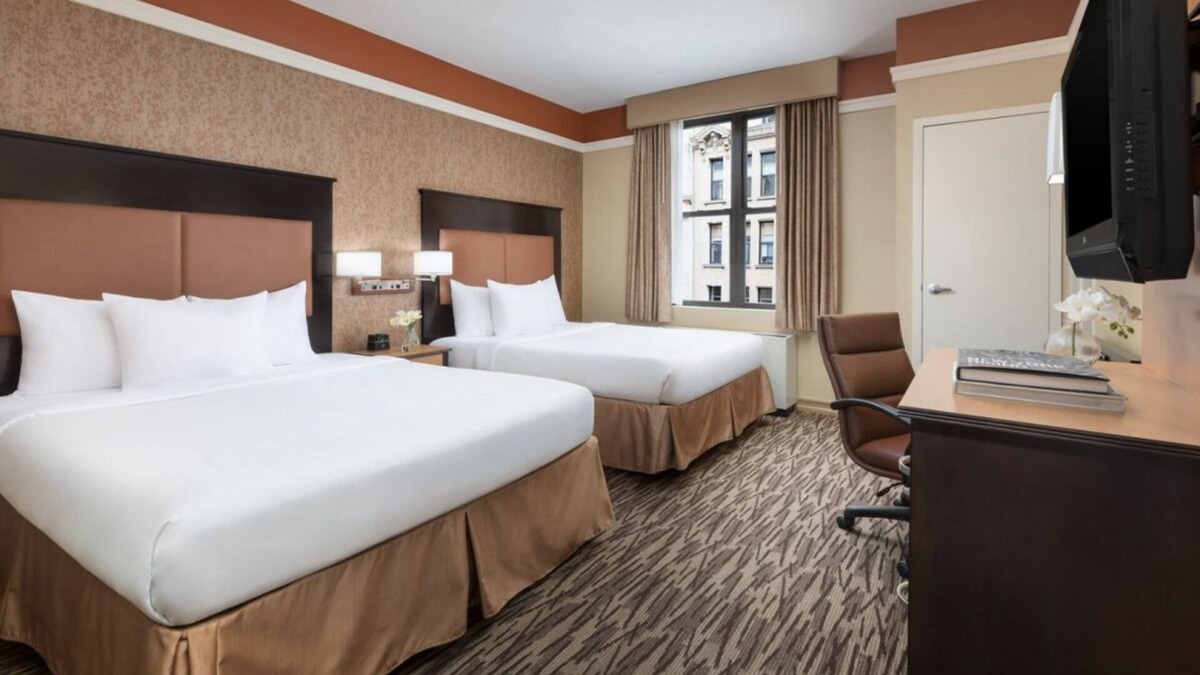 Koreatown Hotel | Comfort and Convenience! 2 Relaxing Units, Short Drive to the Statue of Liberty!