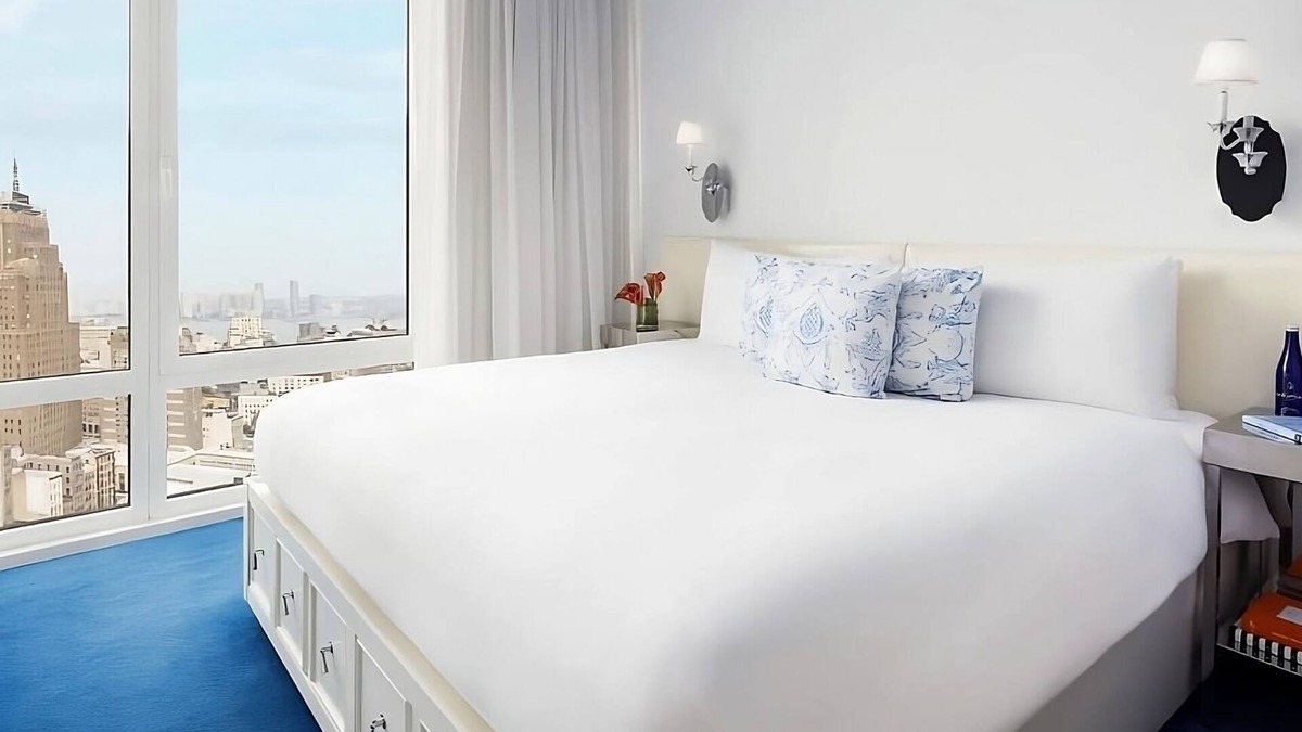 SoHo Hotel | Comfort and Convenience! Parking, Pets Allowed, Close to Elizabeth Street Garden